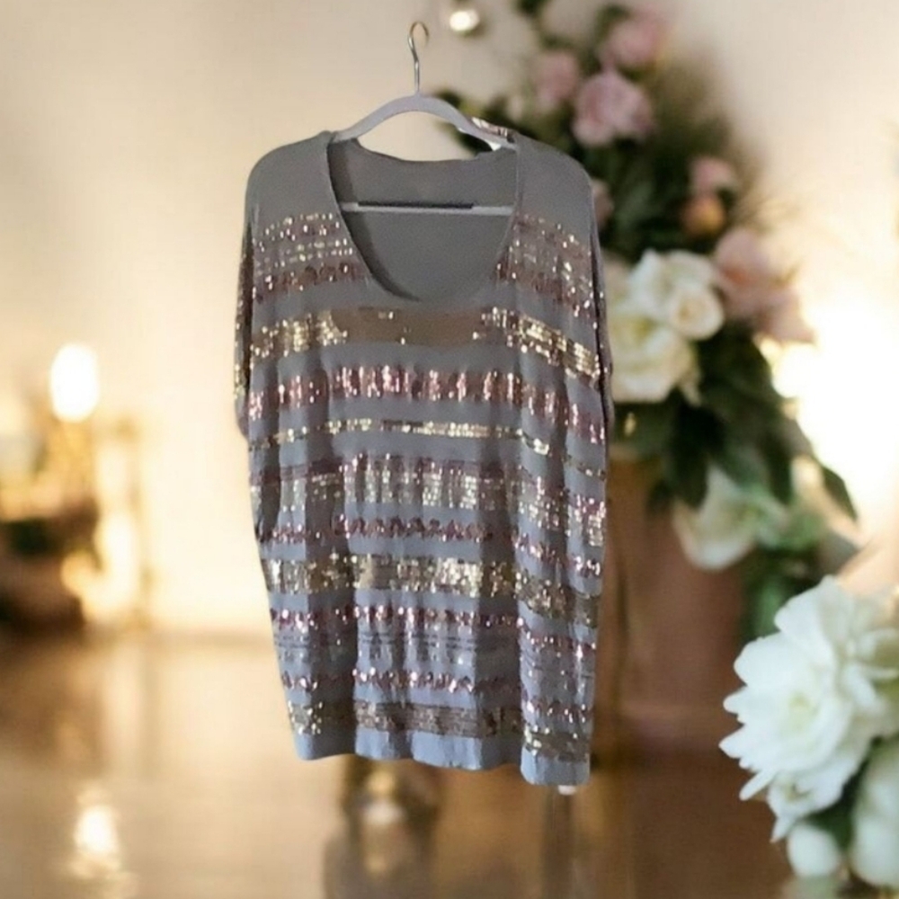 Coldwater Creek plus size 2X tops gray with gold sequins. Stretchy .🥀🥀